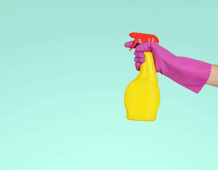 Cleaning spray